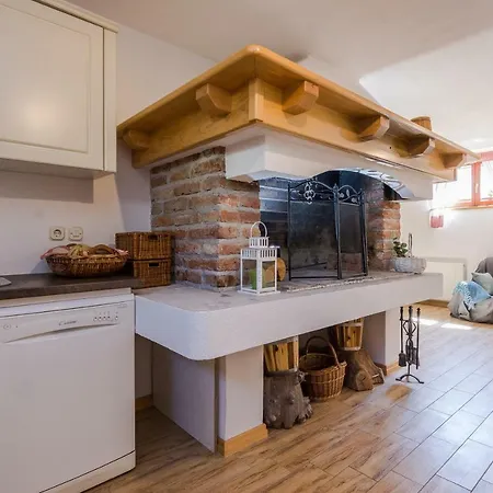 Rensi Apartment *